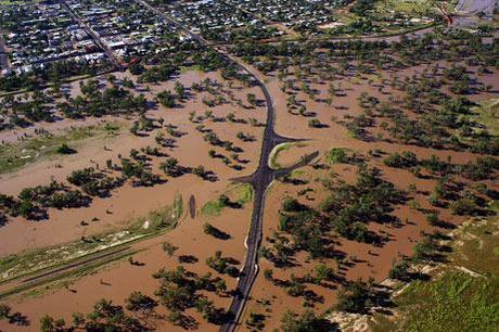 Inondazioni in Queensland: il pericolo viene dagli squali, non dal colera 6_flood_461.jpg (461×307)