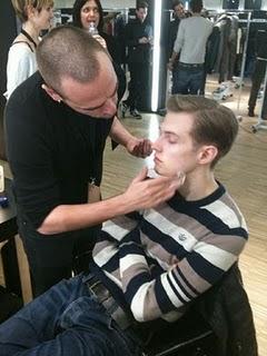 D&G; Uomo a/i 2011/12 Backstage via @Swide D&G; Uomo a/i 2011/12 Backstage via @Swide