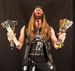 Zakk Wylde - Endorser di una curiosa linea di chitarre da viaggio