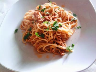 Spaghetti al ragù di tonno