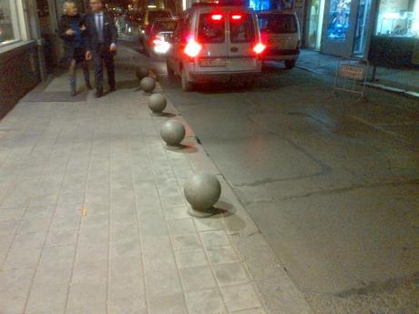 Uno città in uno stato così penoso che quando passi qualche giorno a Sofia provi invidia... Uno città in uno stato così penoso che quando passi qualche giorno a Sofia provi invidia...