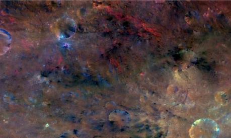 Zona nei pressi del cratere Sextillia su Vesta