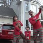La famiglia Holderness canta in stile hip hop: il video di Natale è trash