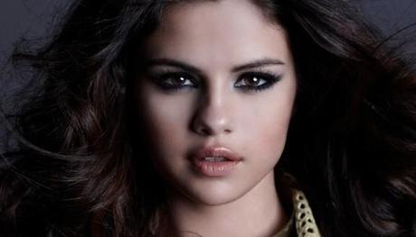 Selena Gomez, a sorpresa, cancella il tour in Australia