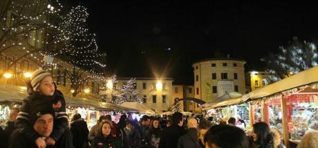 Diario di viaggio: le mie feste di Natale riflesse in un bicchiere di vin brulé