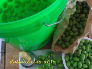 Olive spaccate e conciate alla siciliana
