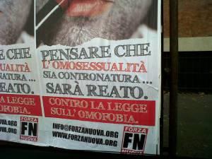 manifesti-omofobi-di-Forza-Nuova-a-Roma