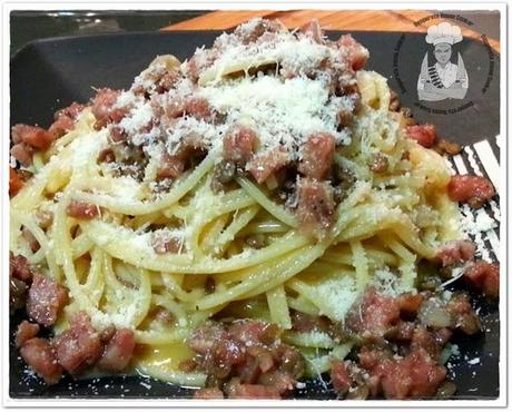 Spaghetti con cotechino, lenticchie e crema di uovo