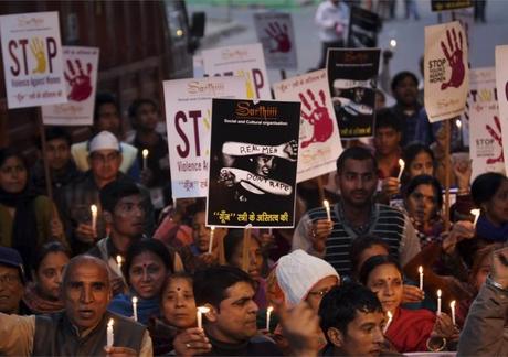 Orrore in India: 12enne stuprata da un branco, poi bruciata viva