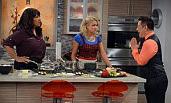 ABC Family ordina anche “Young and Hungry”