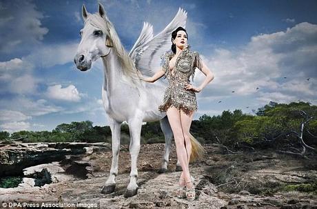 Dita Von Teese per il Lamberts Calendar 2014 Goddesses of Europa