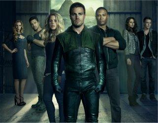 Serata supereroi su Italia 1 con Arrow 2 e Tomorrow People