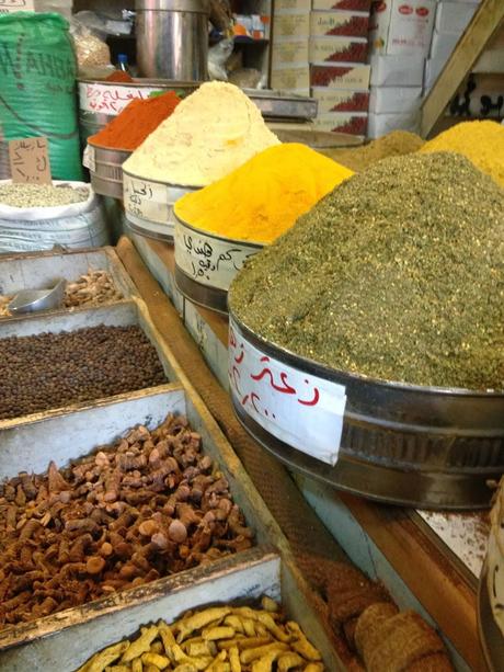 I colori di Petra ed un Panino con Falafel I colori di Petra ed un Panino con Falafel