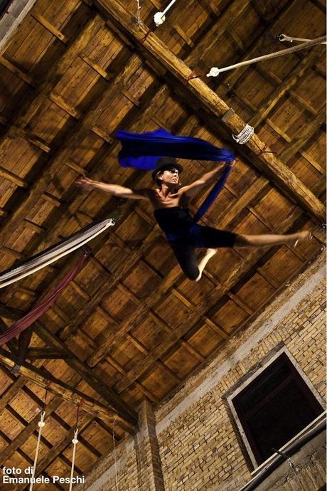 Racconti d’ Aria attraverso tecniche circensi al Furio Camillo di Roma racconti d' aria foto