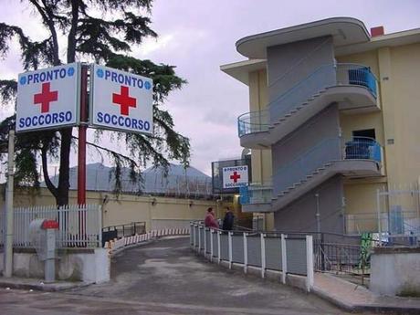 Lei lo lascia e lui la prende a martellate. E’ grave Villa Betania