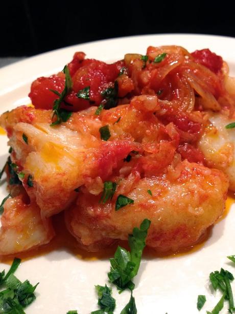 BACCALA' FRITTO IN SALSA DI POMODORO CON CIPOLLE