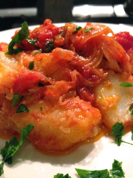 BACCALA' FRITTO IN SALSA DI POMODORO CON CIPOLLE