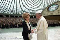 Il Papa alla Rai: ''Mai abdicare a servizio pubblico, informare rispettando''