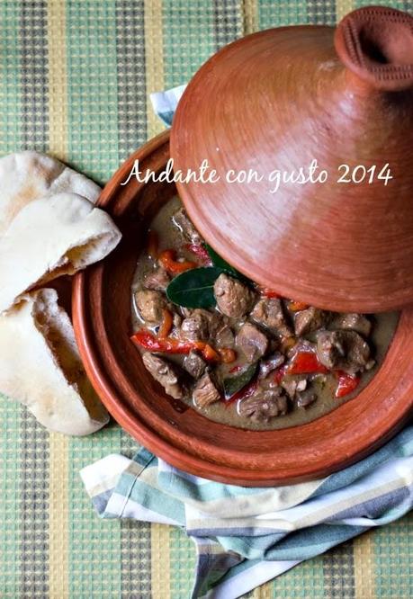 Tajine di Cinta Senese al sidro con peperoni e pita per l'MTC