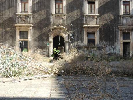 Arte in Rovina a Catania palazzo gesuiti