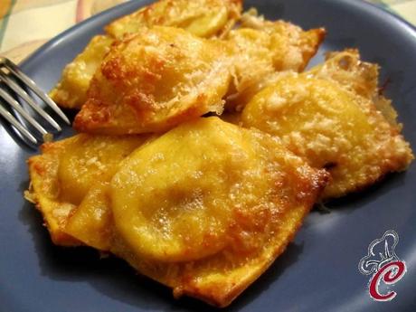 Ravioli di zucca con ripieno al branzino: il formato prescelto di una coccola rara, ma ben elaborata Ravioli di zucca con ripieno al branzino: il formato prescelto di una coccola rara, ma ben elaborata