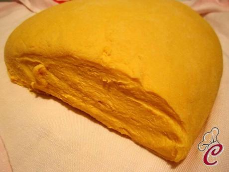 Ravioli di zucca con ripieno al branzino: il formato prescelto di una coccola rara, ma ben elaborata Ravioli di zucca con ripieno al branzino: il formato prescelto di una coccola rara, ma ben elaborata