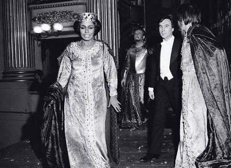 Claudio Abbado con Shirley Verrett e Piero Cappuccilli dopo la prima del Macbeth, alla Scala il 7 dicembre 1975