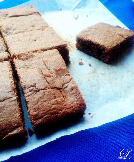 Brownies al cioccolato con lamponi (che non si vedono ma ci sono)