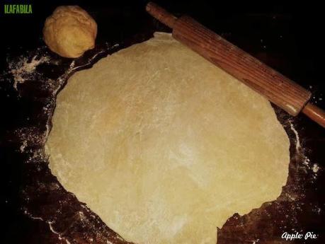 Stendere due sfoglie Sfoglie Apple Pie Ilafabila