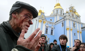 I manifestanti ucraini nelle strade di Kiev (businessinsider.com)