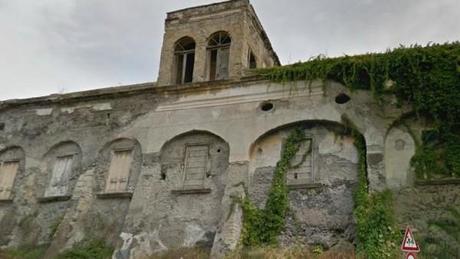 Torre del Greco, crolla villa abbandonata. Nessun ferito Villa