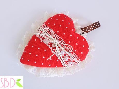 Cuori di Stoffa (no cucito) - Fabric hearts (no sew)