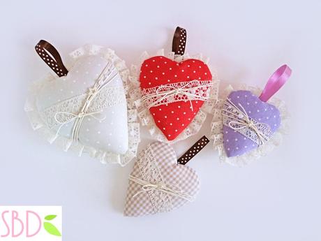 Cuori di Stoffa (no cucito) - Fabric hearts (no sew)