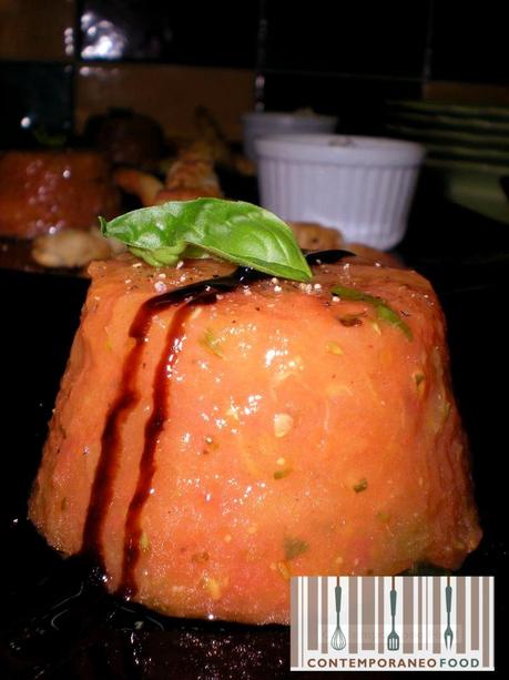 gelatina pomodoro contemporaneo food Gelatina di pomodoro e basilico con stracciatella di bufala e sfoglie al sesamo.