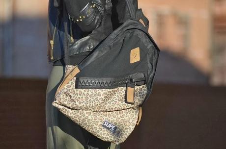 SPORTY LOOK: Supe Backpack SPORTY LOOK: Supe Backpack