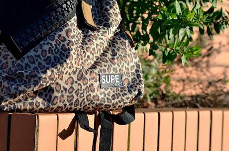 SPORTY LOOK: Supe Backpack