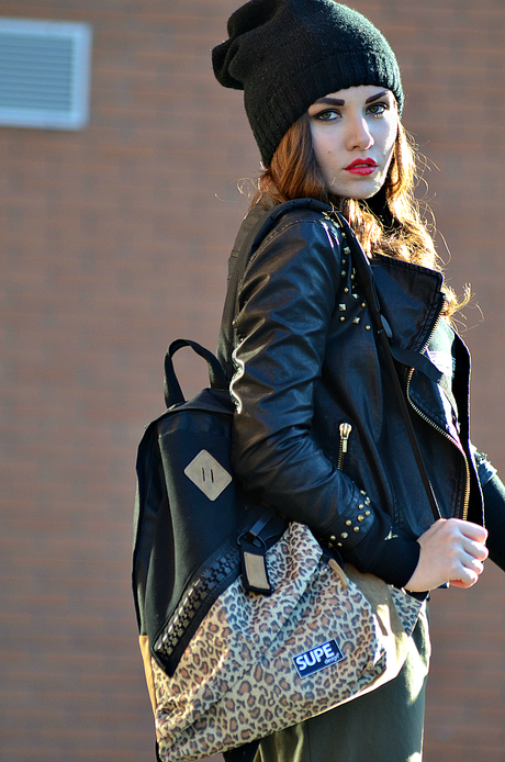 SPORTY LOOK: Supe Backpack SPORTY LOOK: Supe Backpack