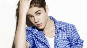 Il cantante canadese Justin Bieber (therichest.com)