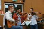 Il concerto per il sorriso, Roberto Durkovic ei violinisti tzigani in pediatria: le foto