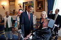 200px-Barack_Obama_speaks_to_Stephen_Hawking
