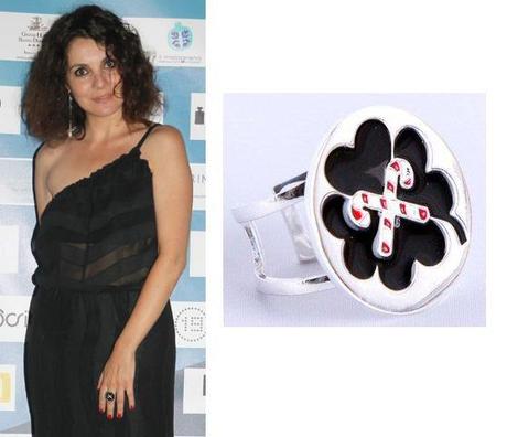 francesca figus con anello lucky nero