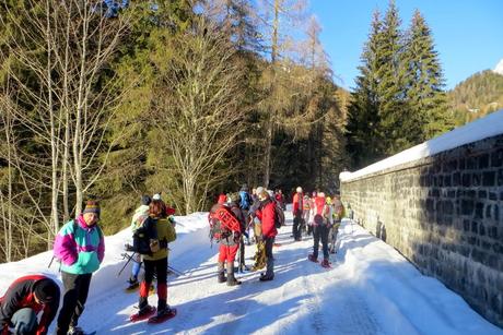 escursione con le ciaspole in val zoldana