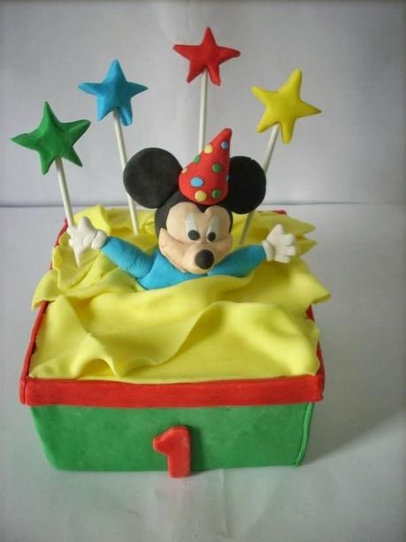 TORTA CON TOPOLINO