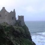 Il castello di Dunluce  si affaccia sul mare d'Irlanda