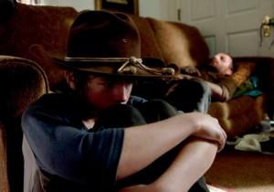 Carl e suo padre Rick in una scena tratta dall'episodio