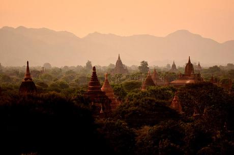 La Valle di Bagan in 15 Foto