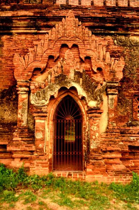 La Valle di Bagan in 15 Foto