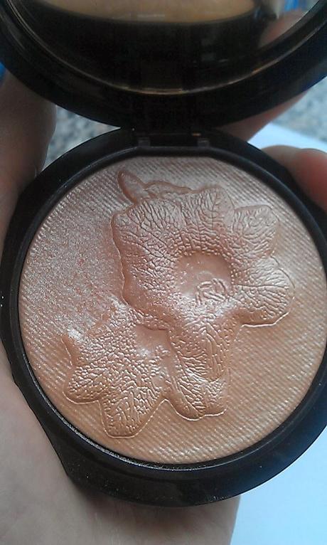 Armani Belladonna highlighter - Illuminanti a confronto