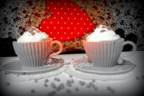 CUPCAKE YOGURT E BACCHE DI GOJI CON FROSTING DI MERINGA ITALIANA...HAPPY VALENTINE'S DAY!!! CUPCAKE YOGURT E BACCHE DI GOJI CON FROSTING DI MERINGA ITALIANA...HAPPY VALENTINE'S DAY!!!