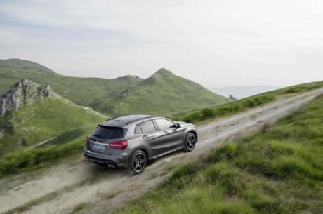 Mercedes: la GLA, a Milano, è di moda alt=